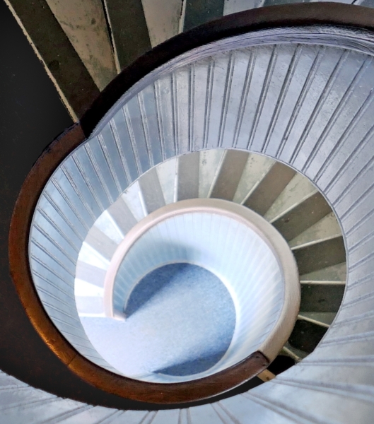 Eric-Arolick-Spiral-Oct-2024-Digital-Color-Theme_-Architectural-Detail-Advanced-1st-Place
