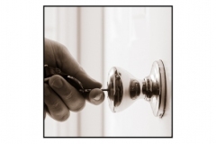 Patricia-Hart-Zackman-Home-Feb-2021-Special-Topic-Door-Knobs-DIGITAL_-Mono-Advanced-1st-Place