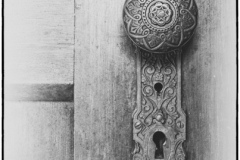 Susan-Boston-Elegance-Circa-1878-Feb-2021-Special-Topic-Door-Knobs-DIGITAL_-Mono-Master-Award