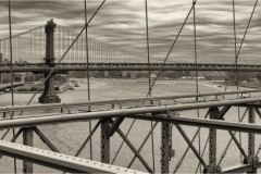 Mark-Schwartz_From-Brooklyn-to-Manhattan_November-2021_Bridges_-Mono-Master_Award