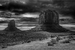 Jerry-Deutsch-Monument-Valley-Sunrise-Digital-Mono-Jan-2024-Master-Award