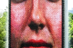 Robert-Kaye-putting-lipstick-on-Advanced-fountain-Oct-2025-Digital-Color-Open-Advanced-Medal