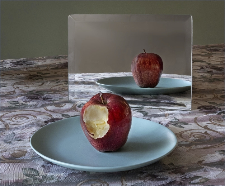 Joe-Ferraro-Mirror-Deception-Nov-2025-Digital-Color-Reflections-Master-Award