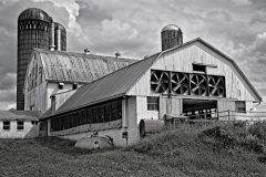 Joel-Eisenberg-Storm-Approaching-Amish-Barn-Jan-2026-Digital-Mono-Open-Salon-Award